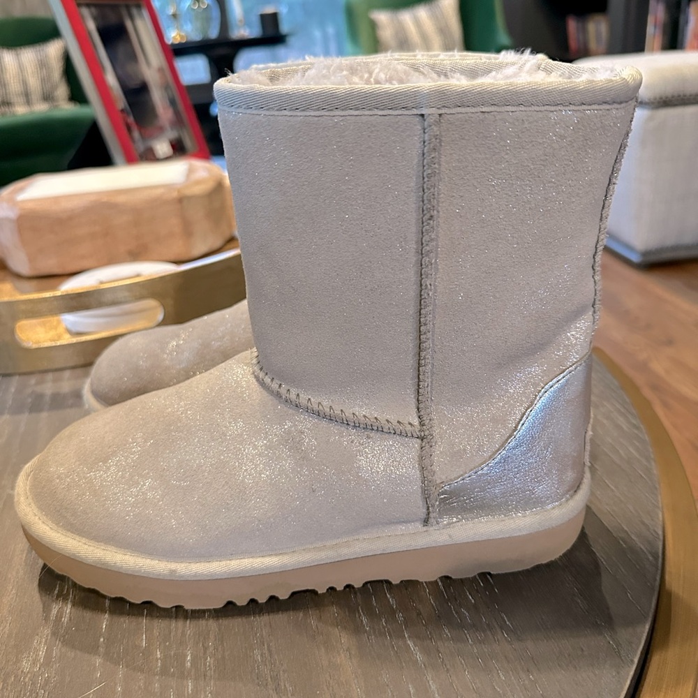 Girls silver gray Classic UGG boots, size 5, gently worn.